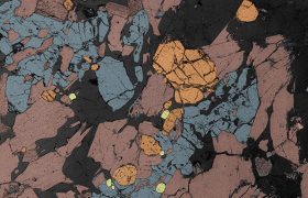 Phenom XL生成了一个少女片麻岩的元素组成图