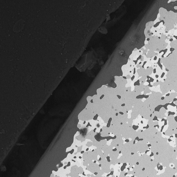 同一陶瓷加热元件的BSD图像。