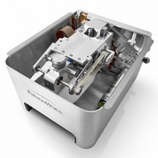 Phenom SEM的偏心样品夹。