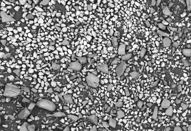 药物赋形剂混合物的低分辨率缝合图像