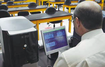 在NCSU与Phenom SEM进行纺织研究