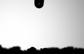 在光学张力计中看到的粉末表面